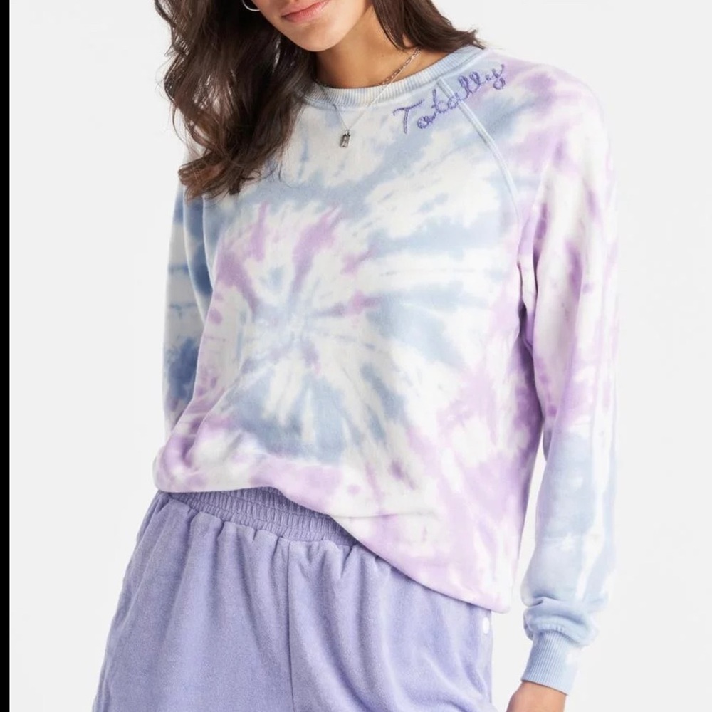 “I stole my boyfriend’s shirt” Tie dye sweater